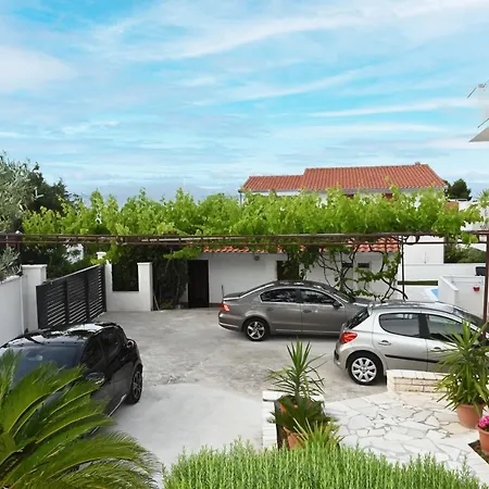 Mihovilovic - 50 M From Apartment