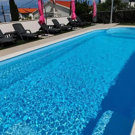 Apartamento Mihovilovic - 50 M From