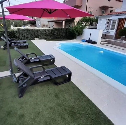 Apartamento Mihovilovic - 50 M From