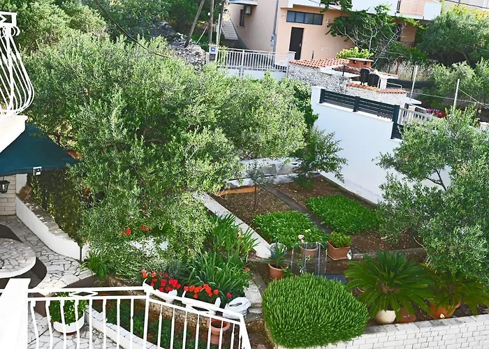Mihovilovic - 50 M From Apartamento *
