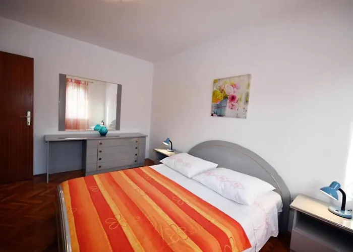 Apartamento Mihovilovic - 50 M From *