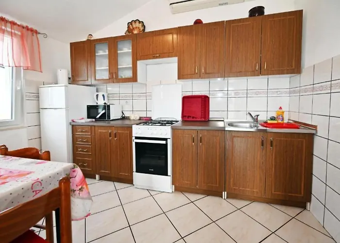 Apartamento Mihovilovic - 50 M From Slatine