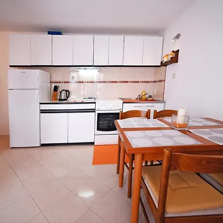 Appartement Mihovilovic - 50 M From *